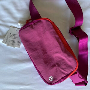 🆕💕 OG Lululemon Everywhere Belt Bag - Pink Lychee/ Ripened Raspberry